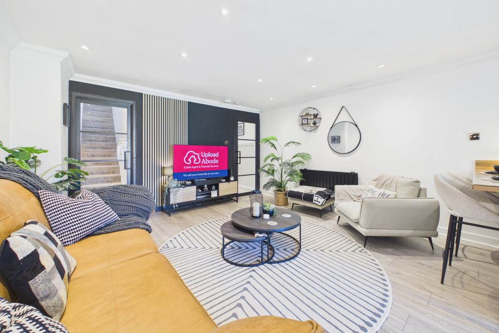 Property photo 2 of 26