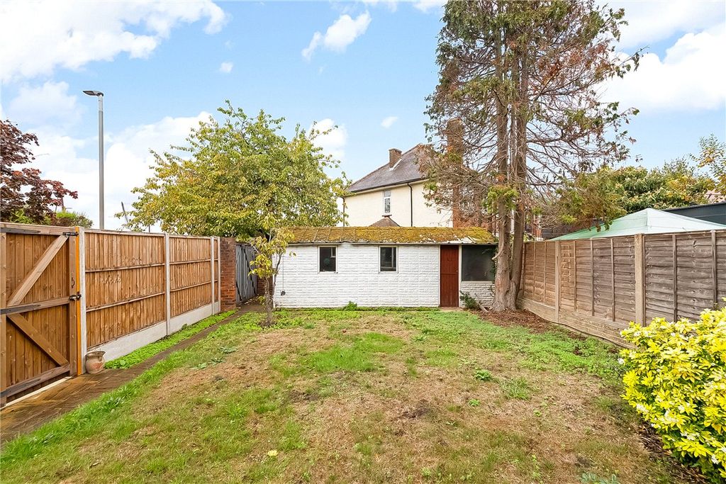 Property photo 2 of 16 Picture No. 15