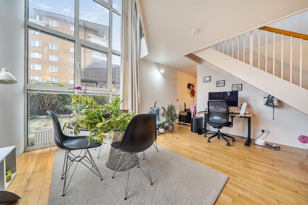 Property photo 2 of 25