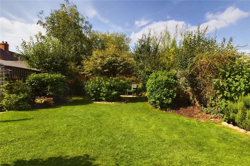 Property photo 2 of 24 Garden