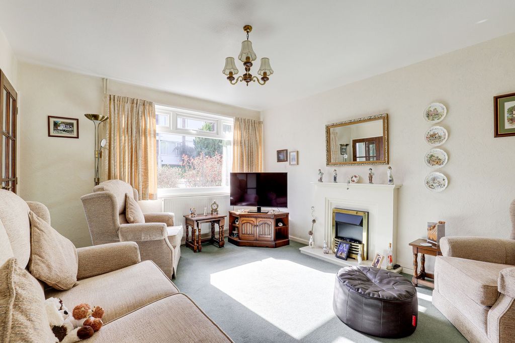 Property photo 2 of 19