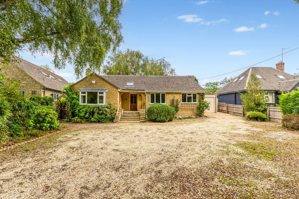 Property photo 1 of 20 114354_Silver-Bir...