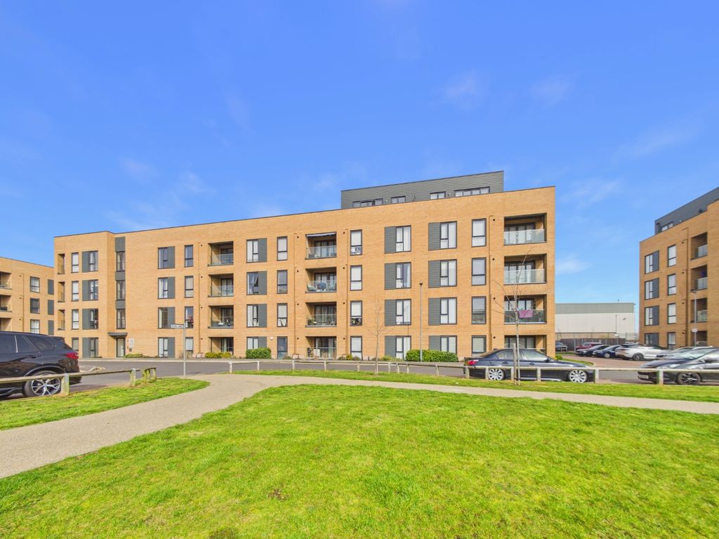 Property photo 1 of 14 4936551