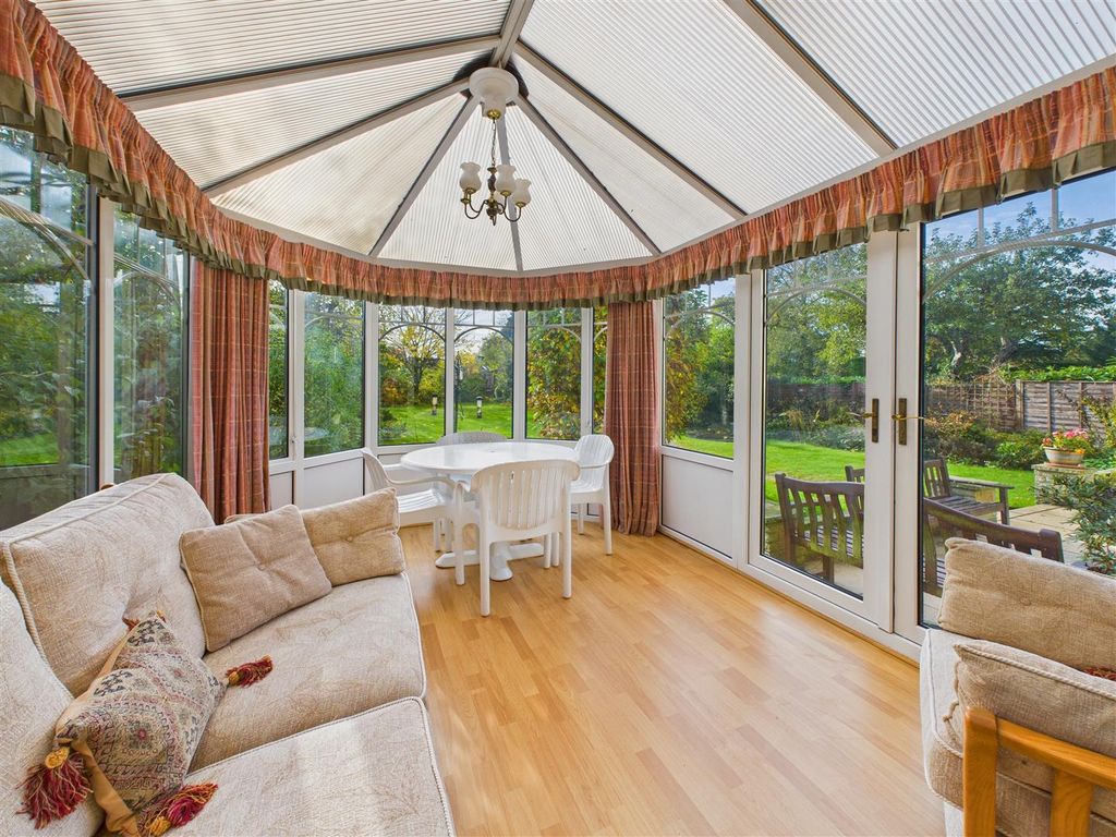 Property photo 3 of 16 Conservatory