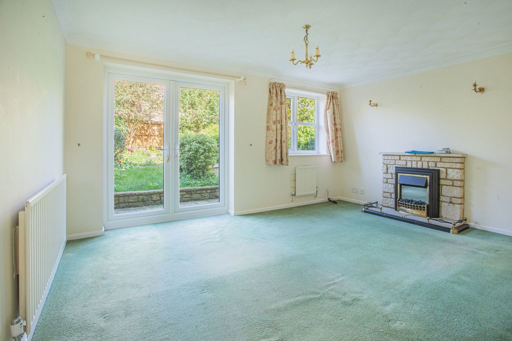 Property photo 2 of 13