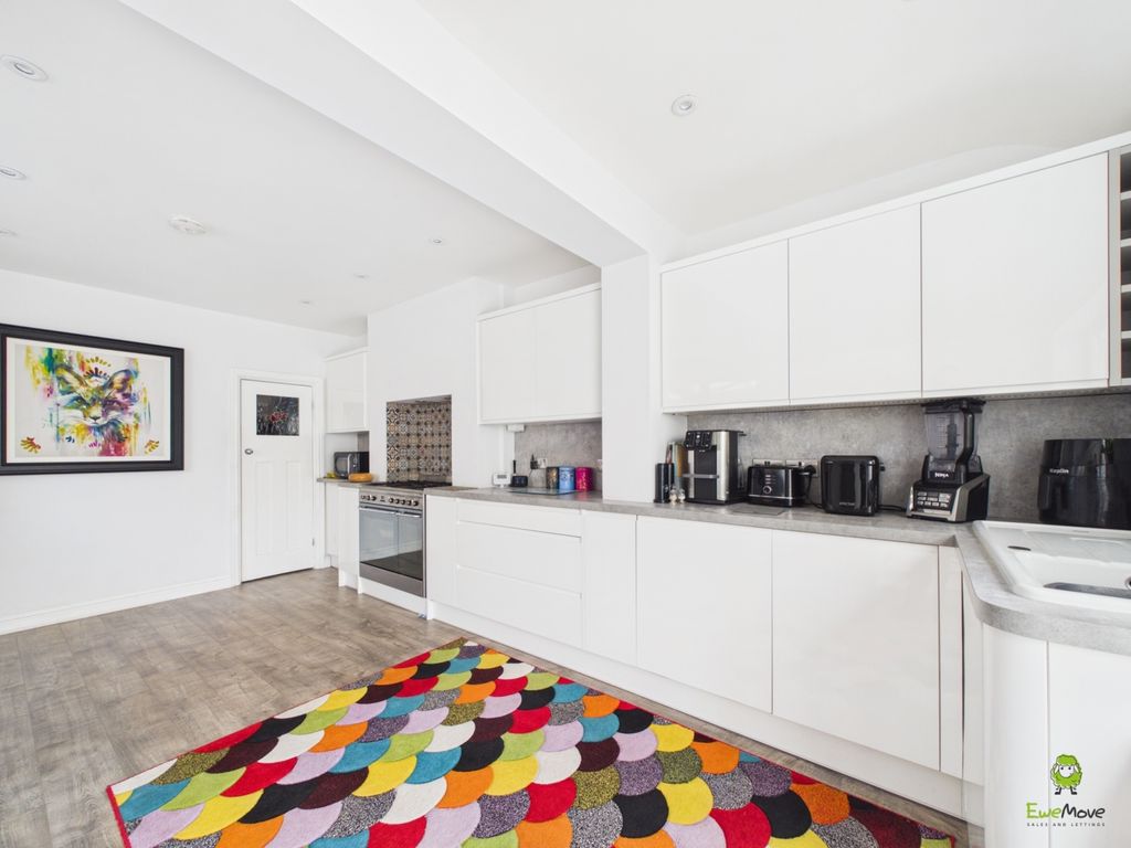Property photo 3 of 16 Presented By Kevin At Ewemove Abbey Wood And Belve