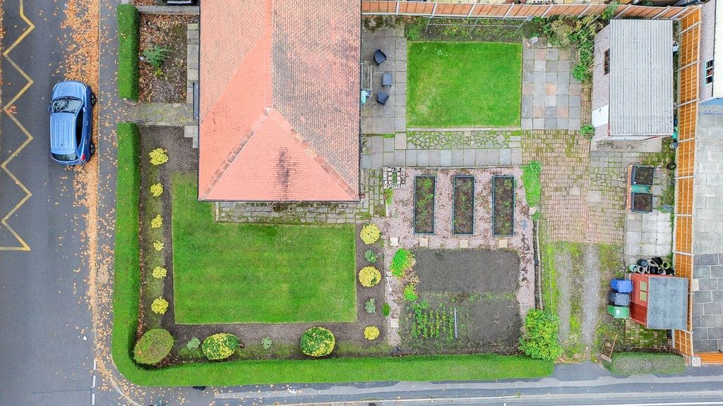 Property photo 2 of 29