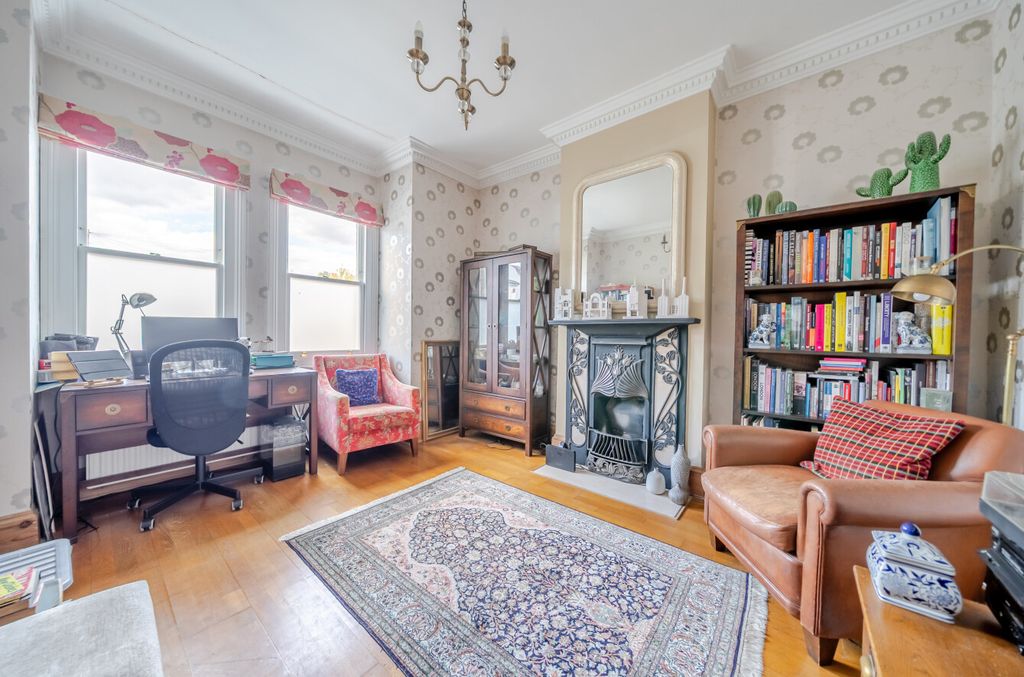 Property photo 3 of 18 1514199-6-6A970d7...