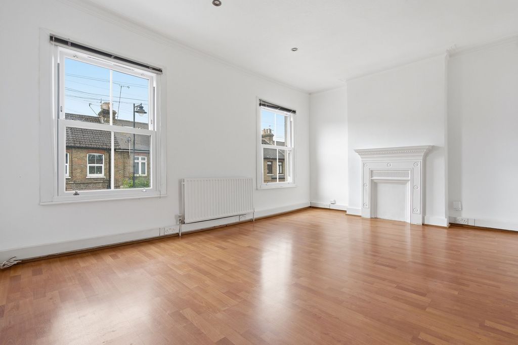 Property photo 2 of 7