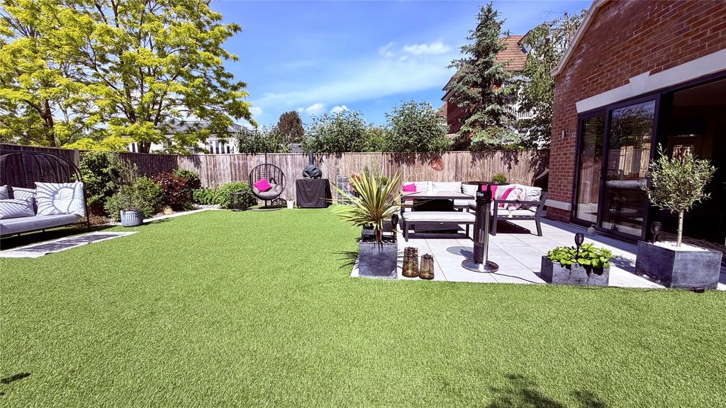 Property photo 2 of 19 Picture No. 45