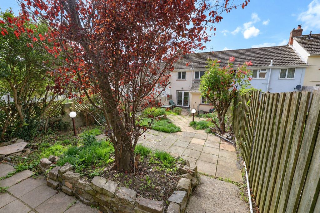 Property photo 2 of 15 Picture No. 12