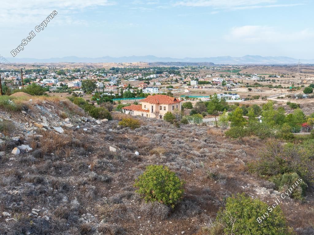 Property photo 3 of 11