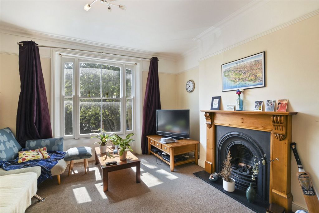 Property photo 2 of 9 Reception