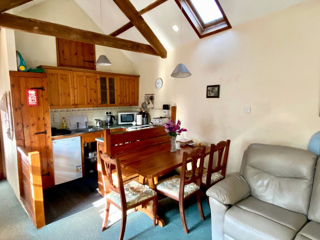Property photo 2 of 11 Picture No. 02