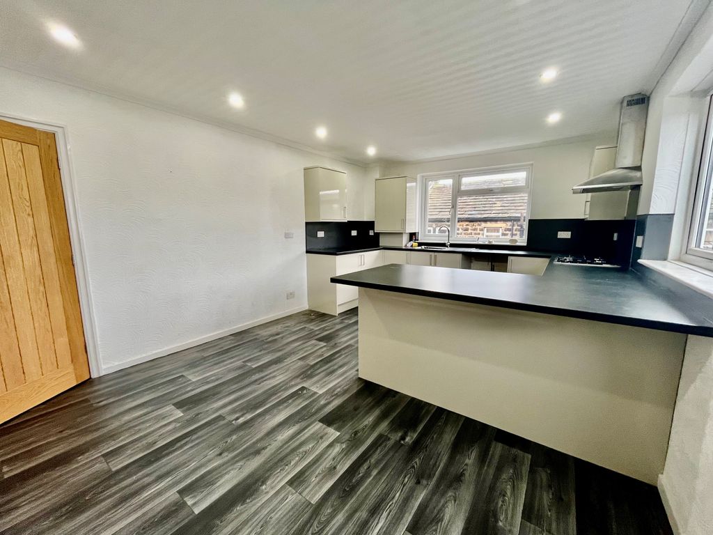 Property photo 2 of 9 Image