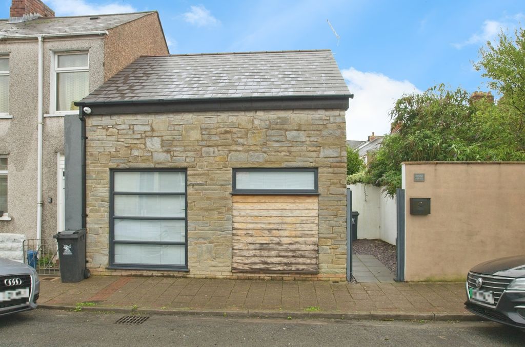 Property photo 1 of 18 Photo