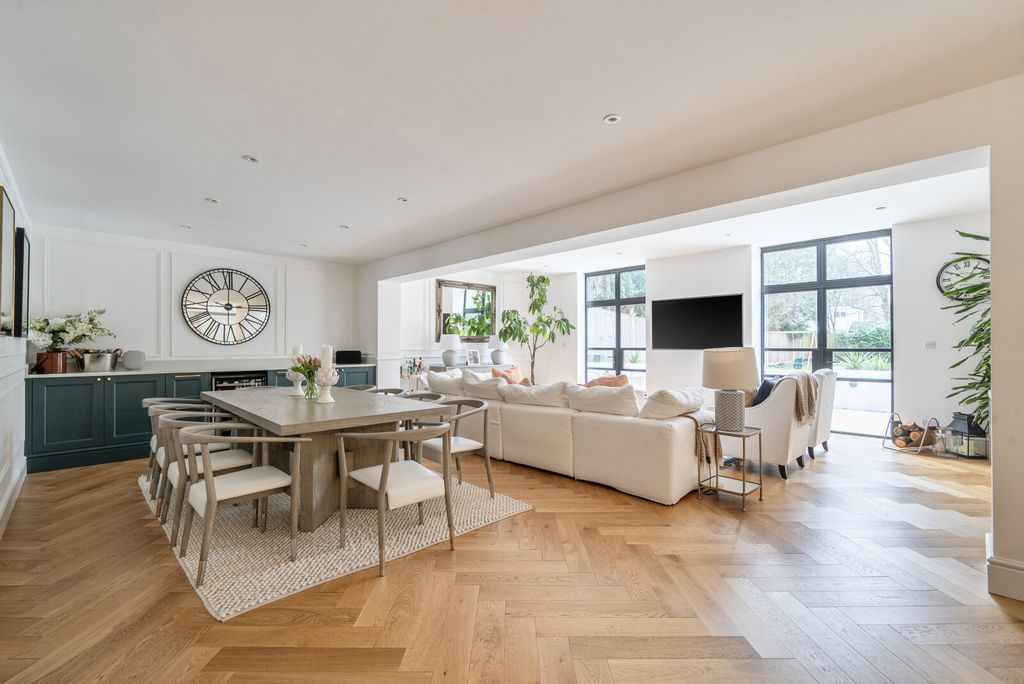 Property photo 3 of 37 Picture 3