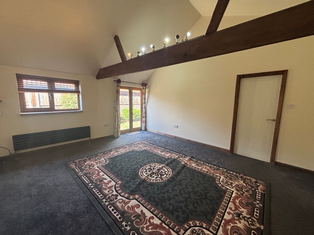 Property photo 2 of 13 Image