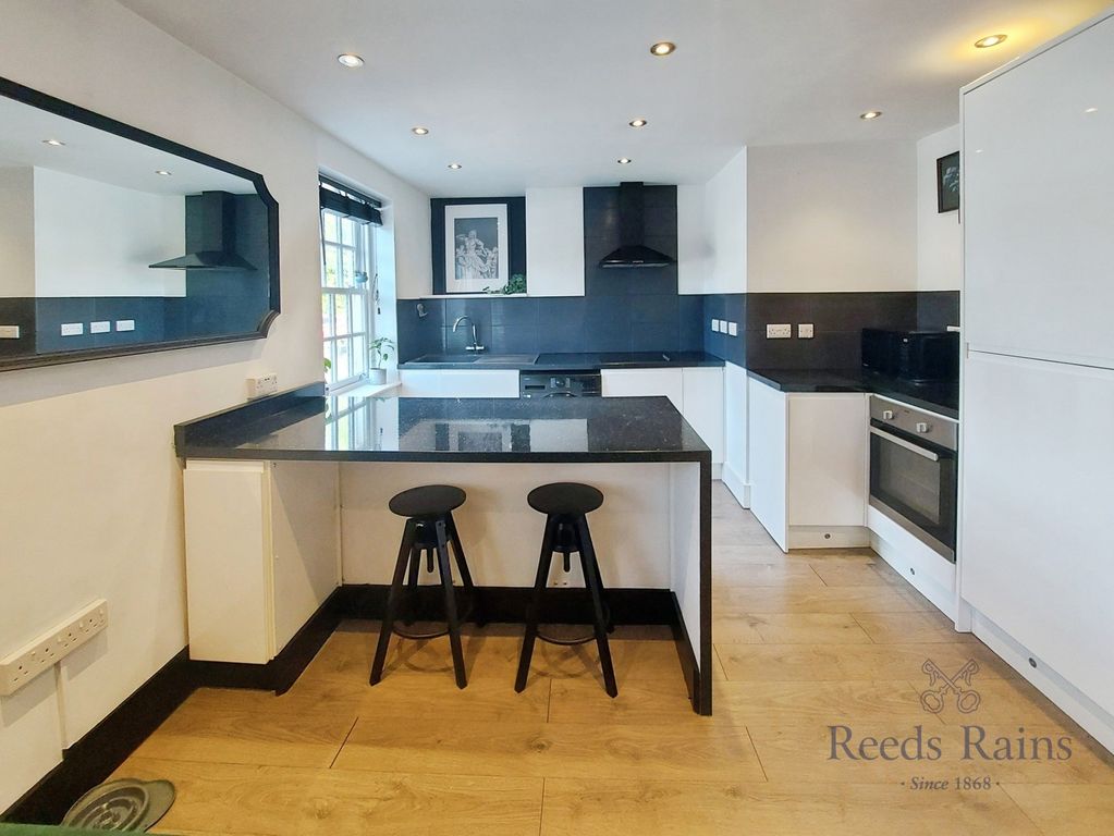 Property photo 2 of 16 Kitchen