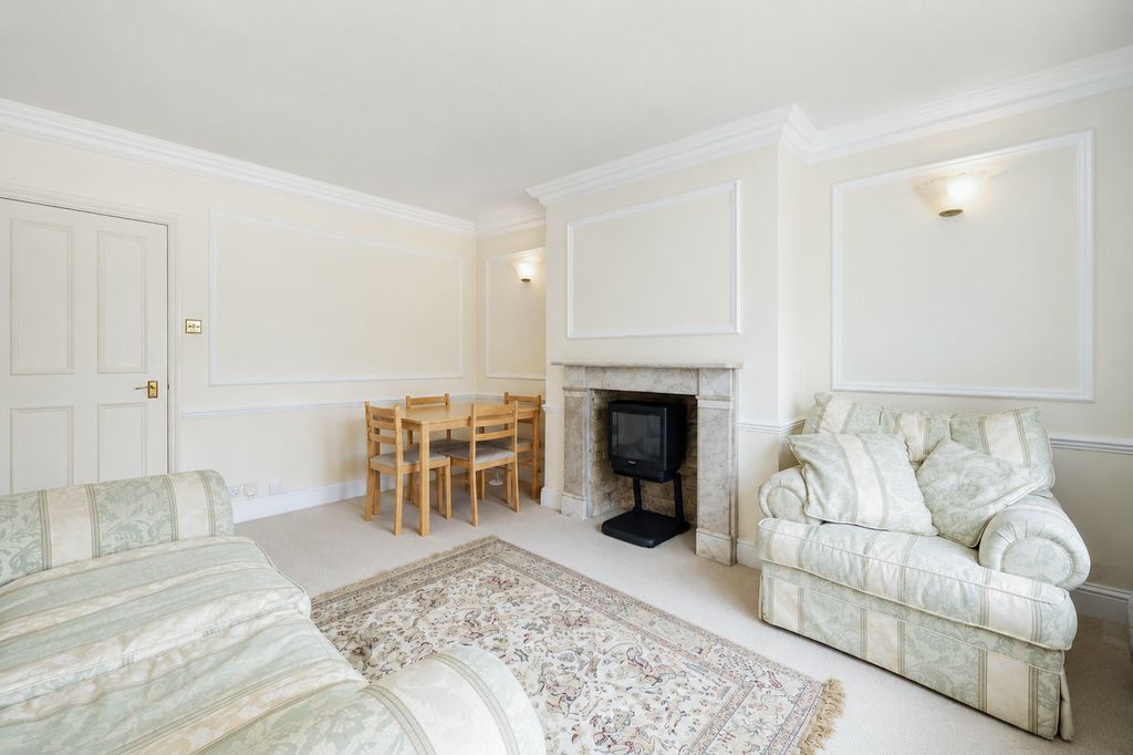 Property photo 3 of 13 Flat 52, Maybury Court - Fojs5Yswuwfyap48Iurz.Jpg