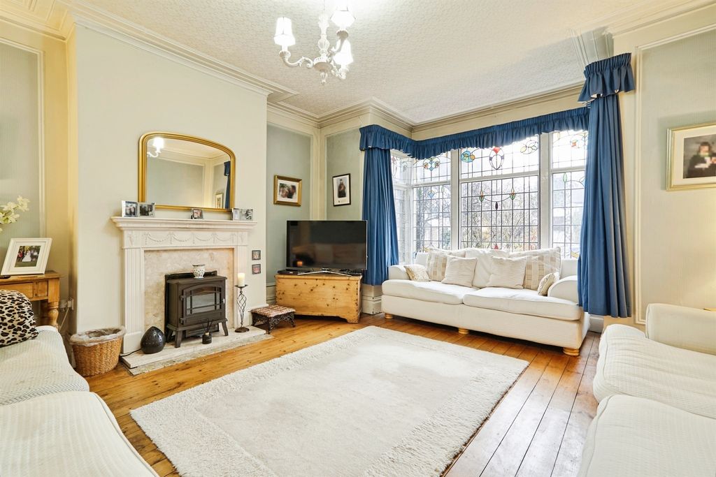 Property photo 3 of 24