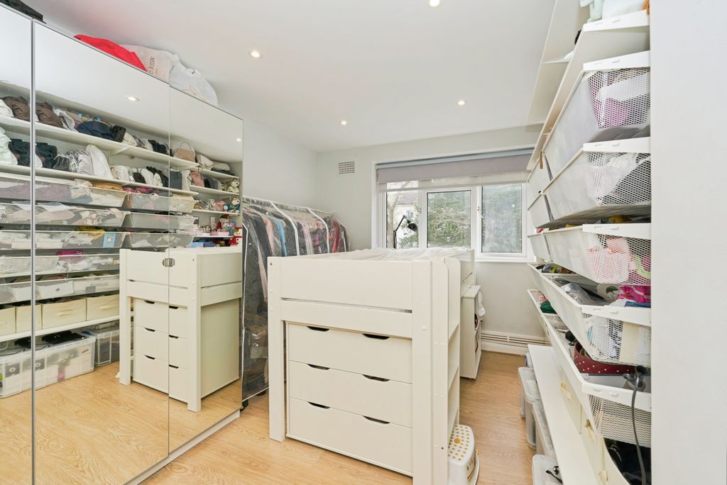 Property photo 3 of 16 Photo