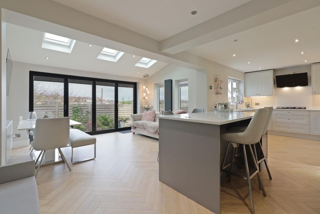 Property photo 3 of 34 Kitchen Diner