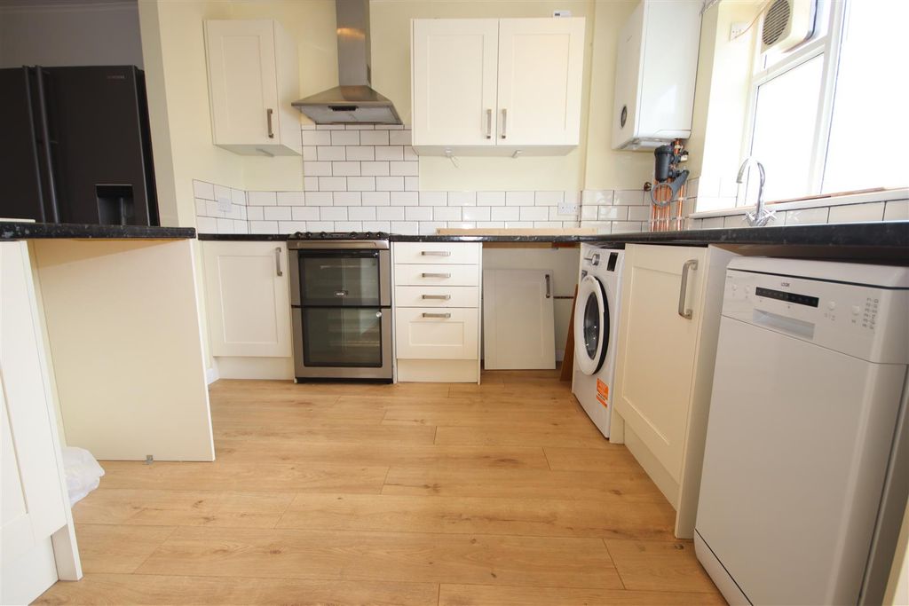 Property photo 2 of 13 Img_7005.Jpg