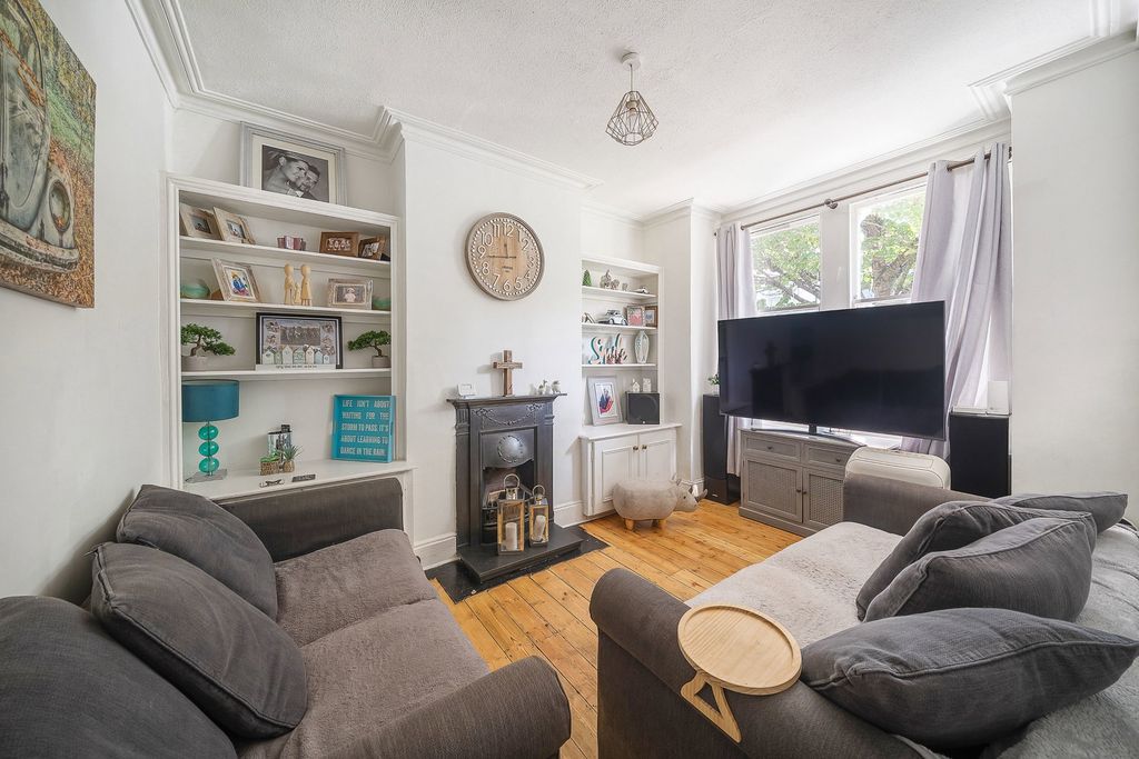 Property photo 1 of 16