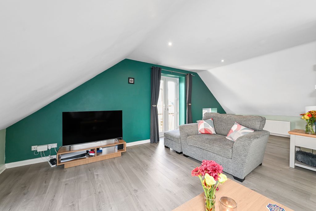 Property photo 2 of 19 Property Image 2