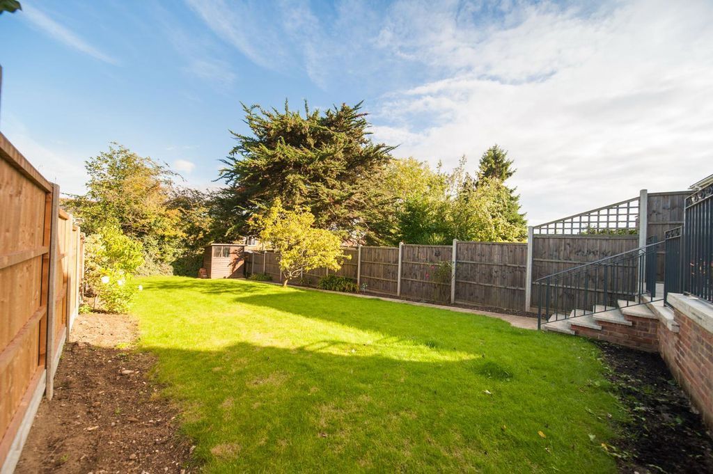 Property photo 2 of 20 Photo 8