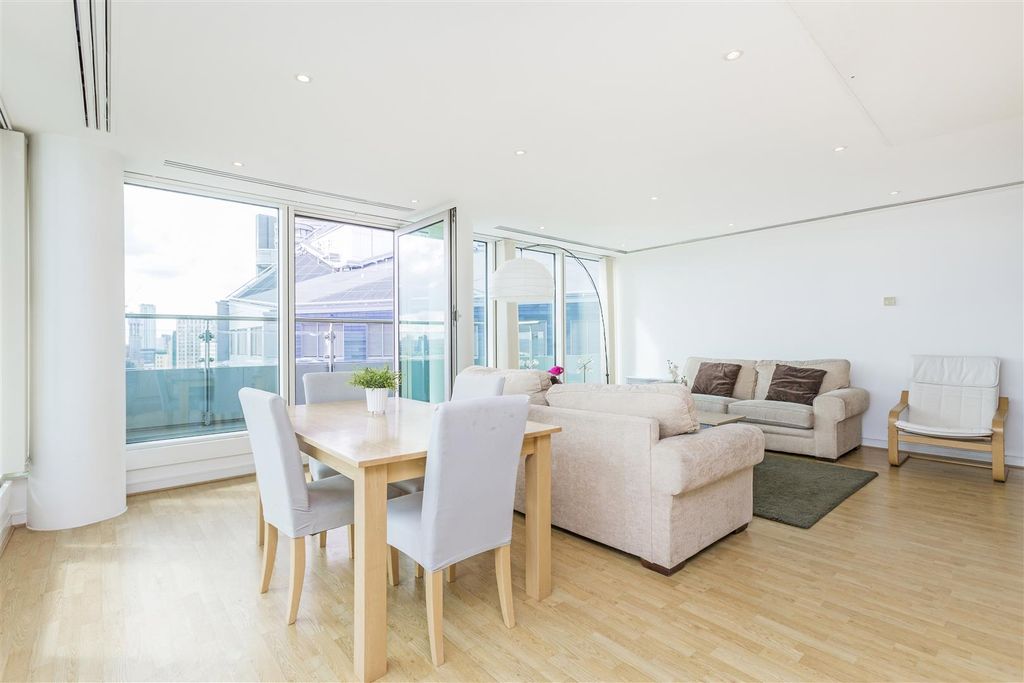 Property photo 2 of 15 Reception