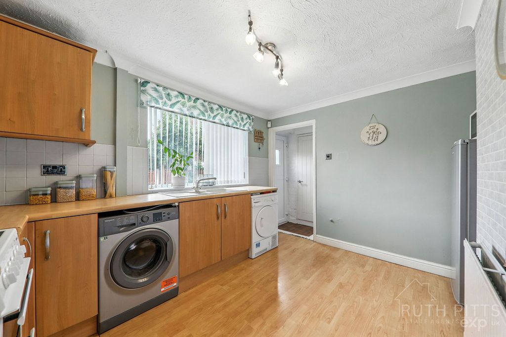 Property photo 3 of 23