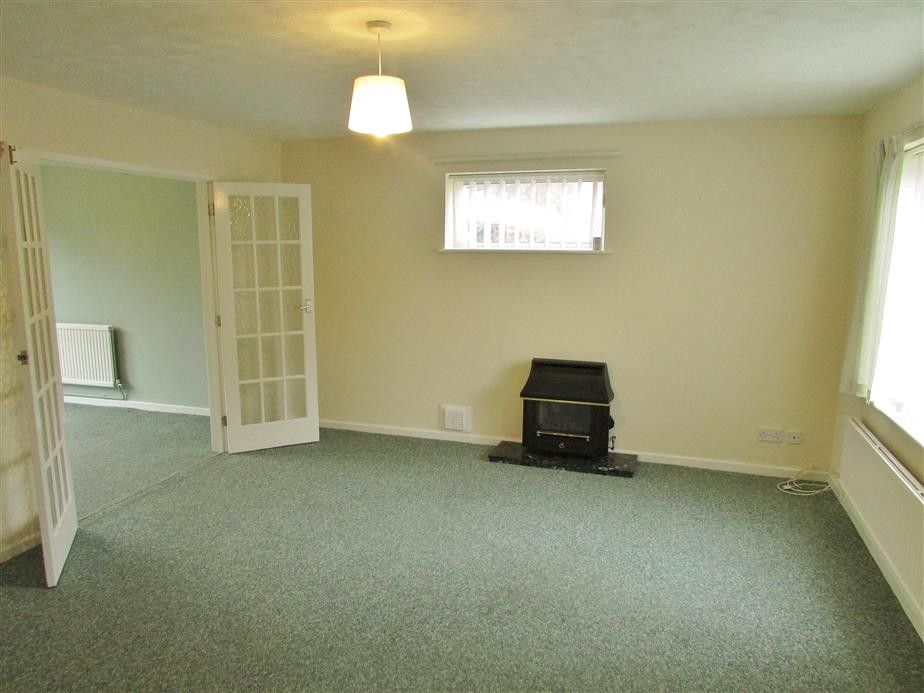 Property photo 2 of 7 Living Room