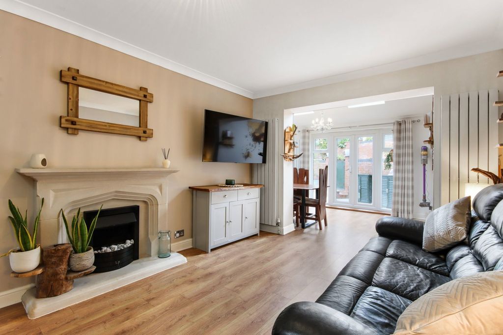 Property photo 2 of 19