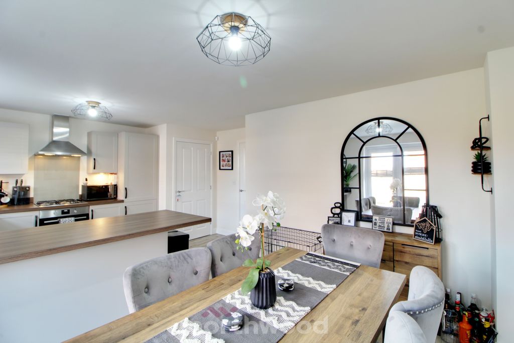 Property photo 2 of 26