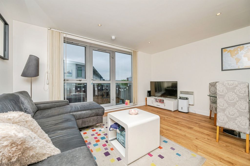 Property photo 2 of 13