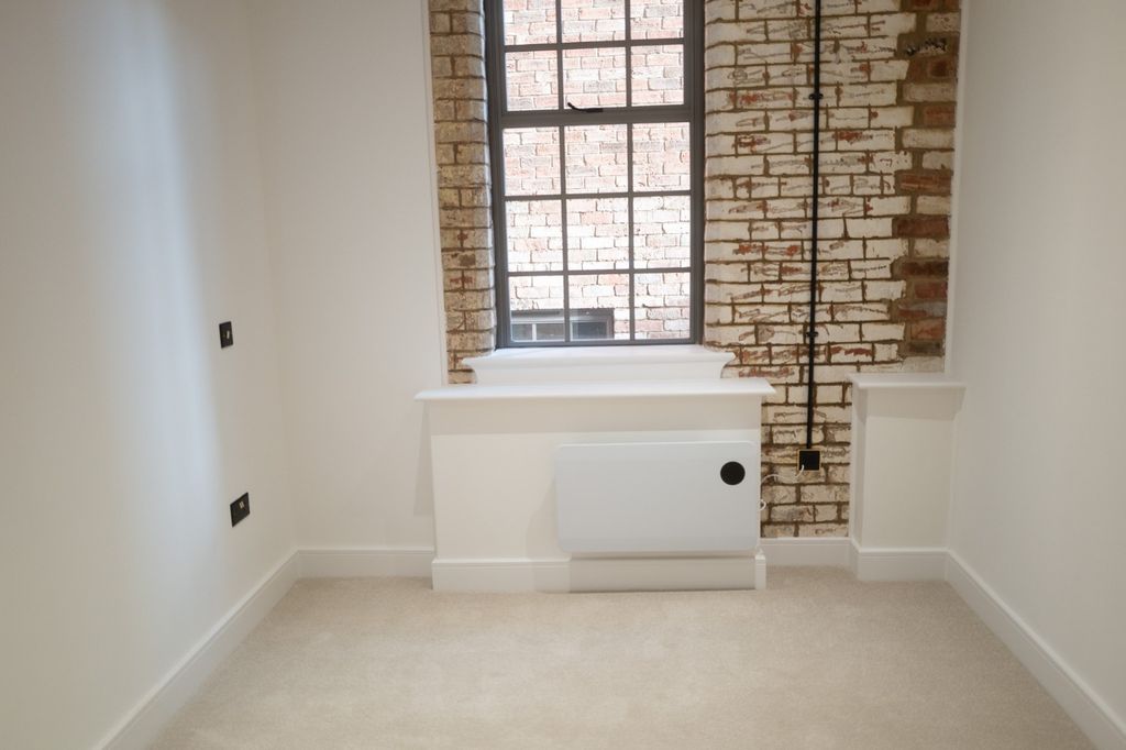 Property photo 3 of 13 Media Image 02