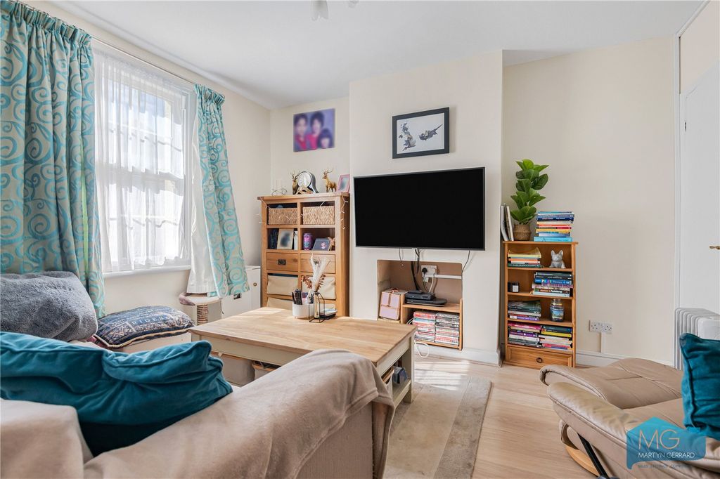 Property photo 2 of 21 Picture No. 13