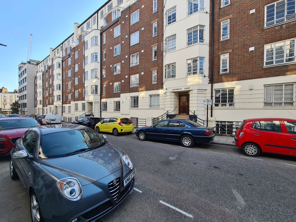 Property photo 1 of 6 Hatherley Court, W2