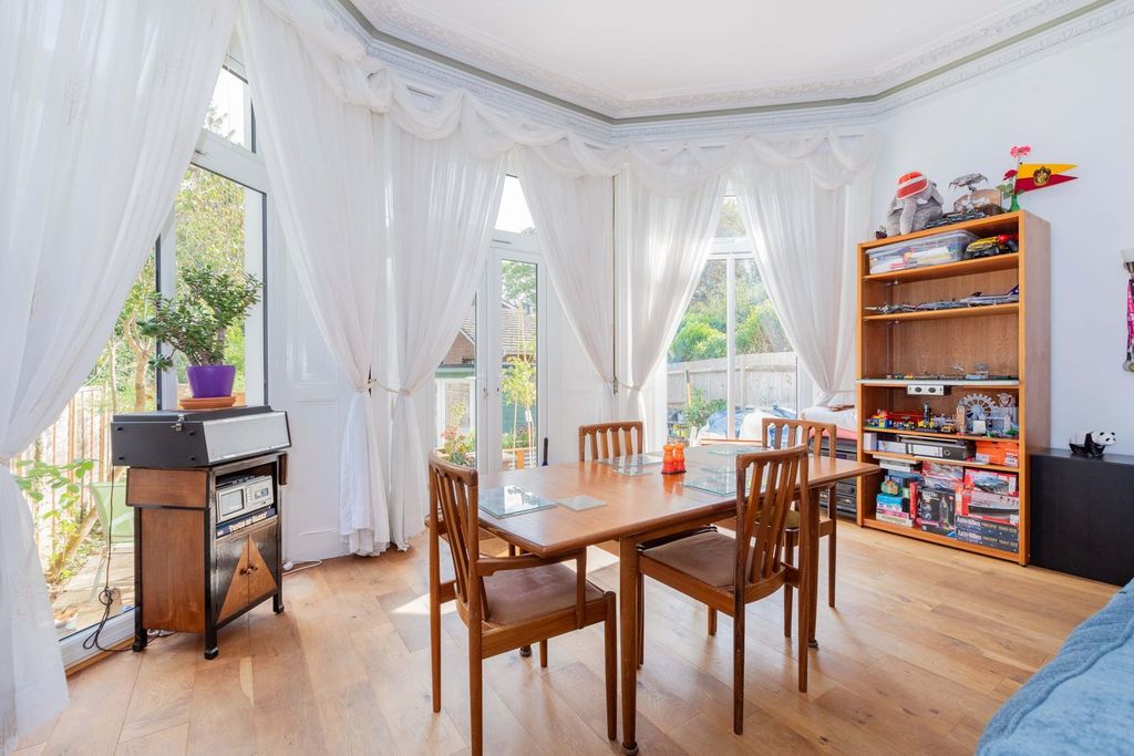 Property photo 3 of 22