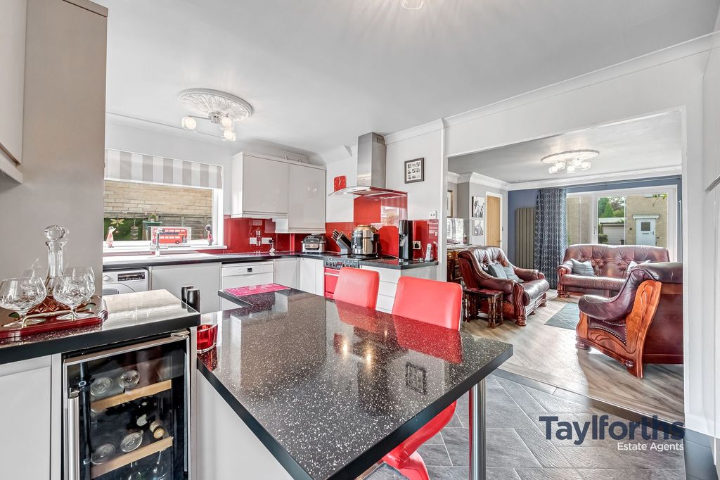 Property photo 2 of 43