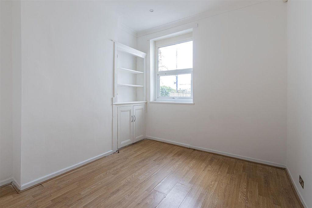 Property photo 3 of 14 Machen Place 37-5.Jpg