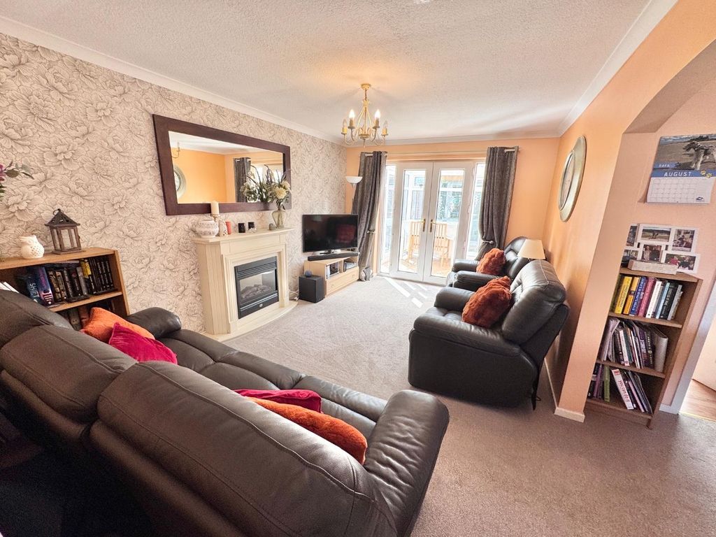 Property photo 2 of 26 Lounge