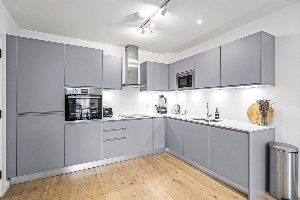 Property photo 3 of 24 Kitchen