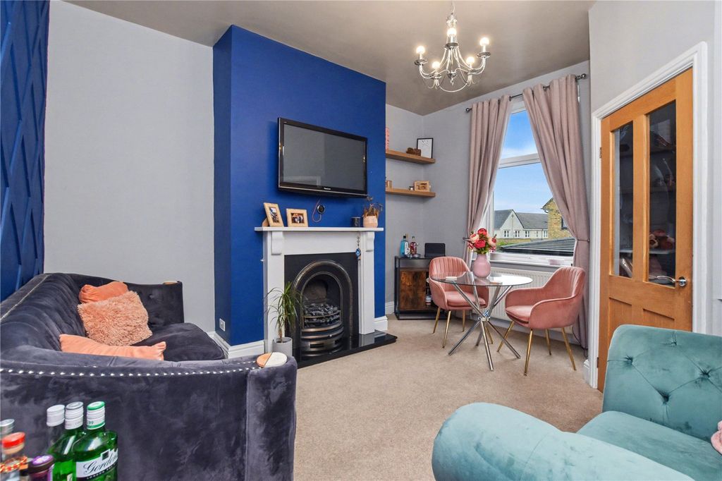 Property photo 2 of 30 Picture No. 12