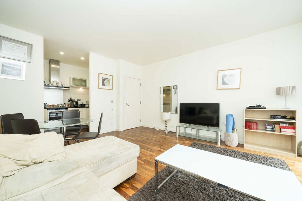 Property photo 3 of 6