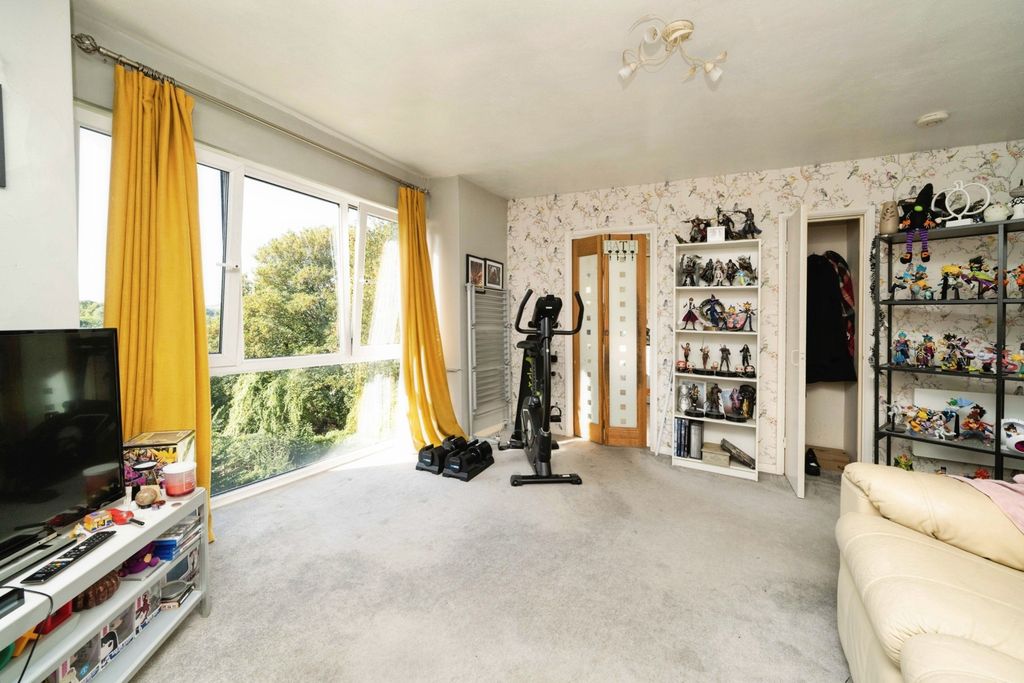 Property photo 3 of 13 Photo