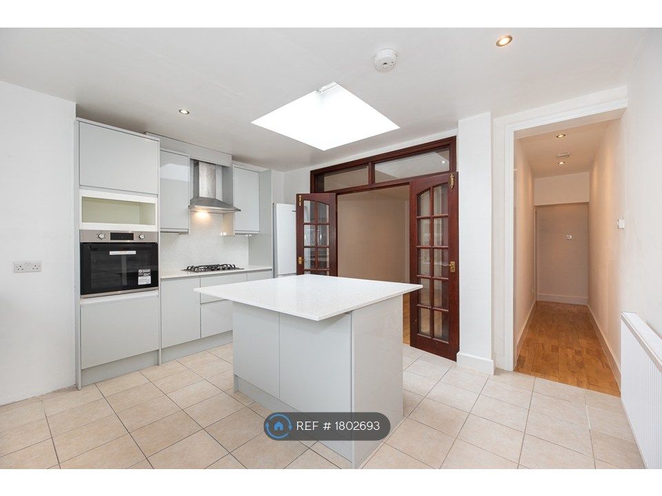 Property photo 1 of 20 Kitchen