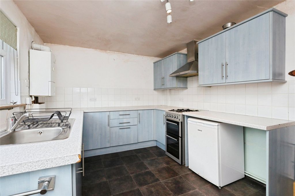 Property photo 2 of 17 Picture No. 12